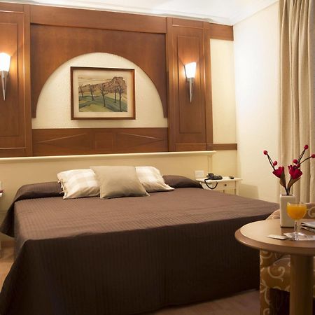 Hotel Pasarela Sevilla Dış mekan fotoğraf